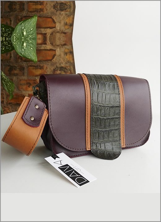 "DAIVA ART"GENUINE LEATHER HANDBAG MOD-RAMOD113B