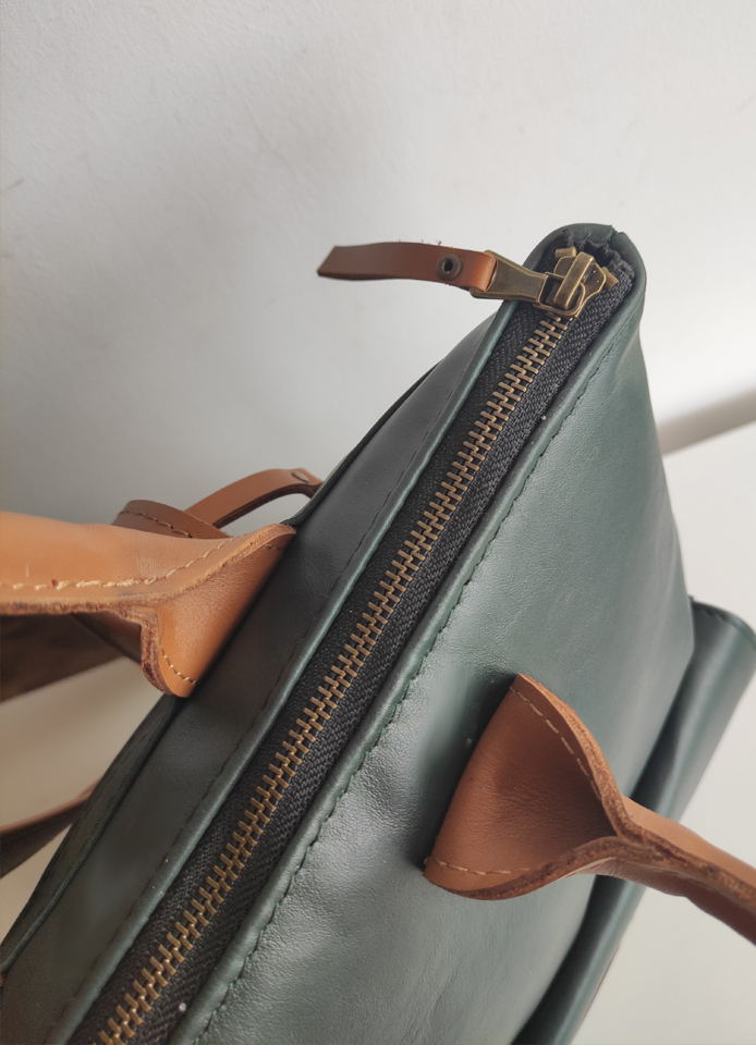 “DAIVA ART” GENUINE LEATHER BACKPACK/HANDBAG “DATULĖ” (240Z) - Image 3
