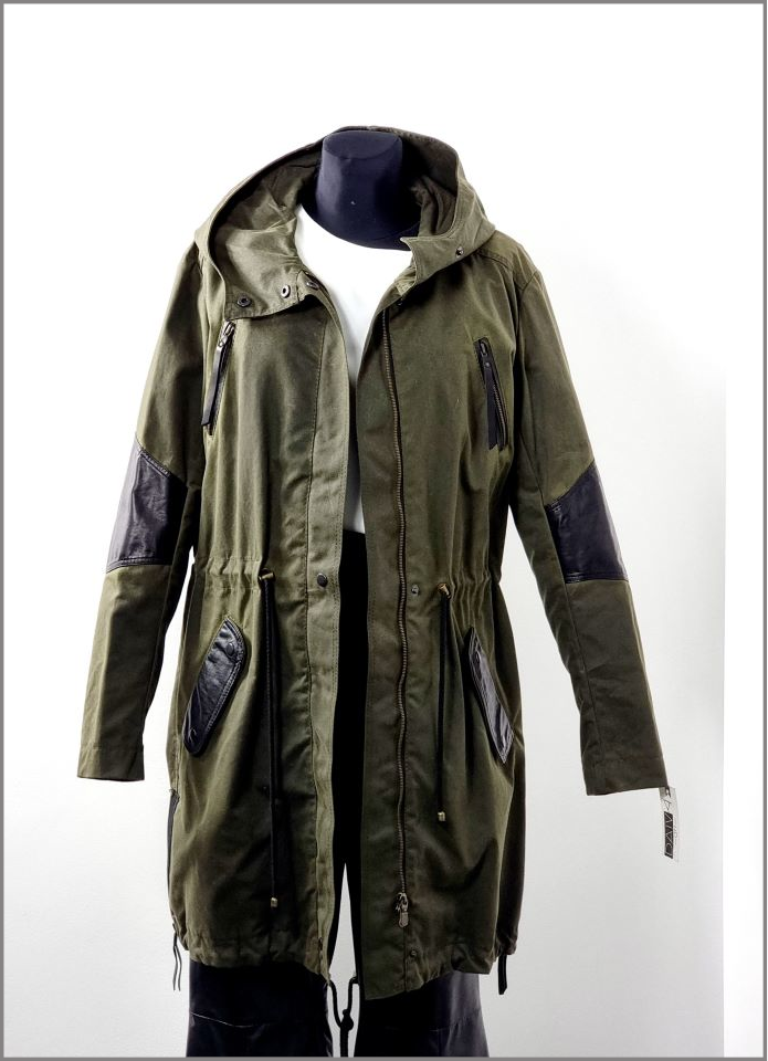 Moteriška striukė - Parka su natūralios odos detalėmis